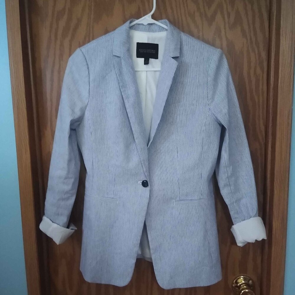 Banana Republic Women's Long and Lean Blue and White Striped Blazer (Size 4)